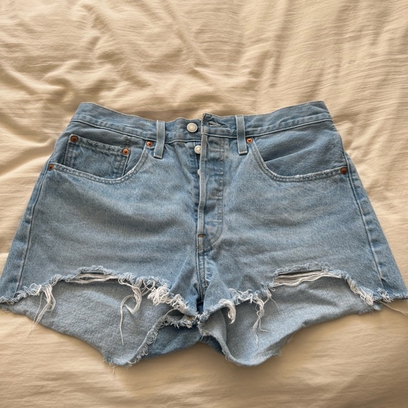Levi’s 501 shorts - Picture 2 of 3